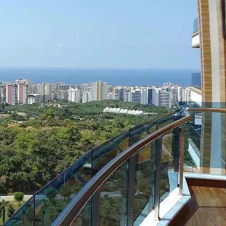 Azura Park Apartment *