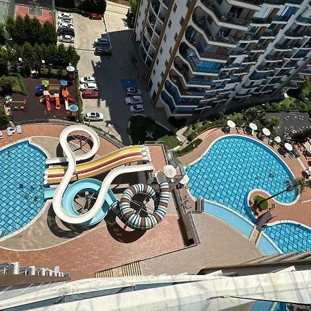 Azura Park Apartment *